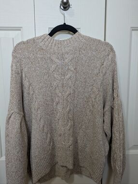 Old Navy Textured Knit Crewneck Sweater in Light Beige